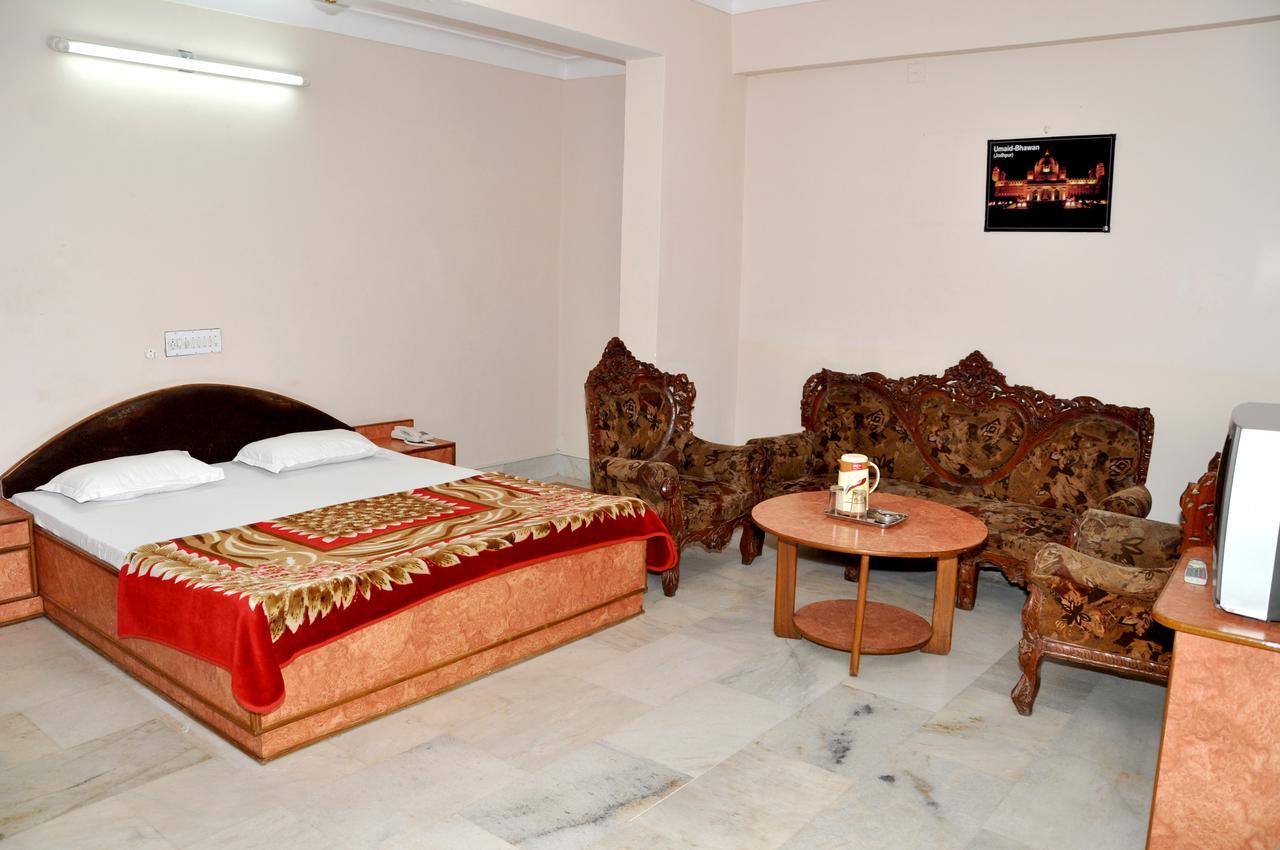 Hotel Kirti Plaza Chittorgarh Esterno foto