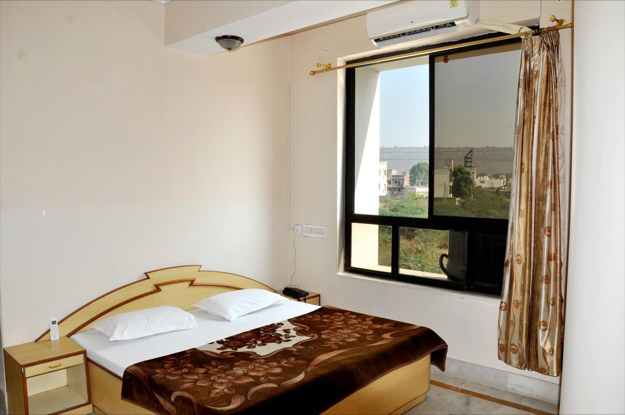 Hotel Kirti Plaza Chittorgarh Esterno foto