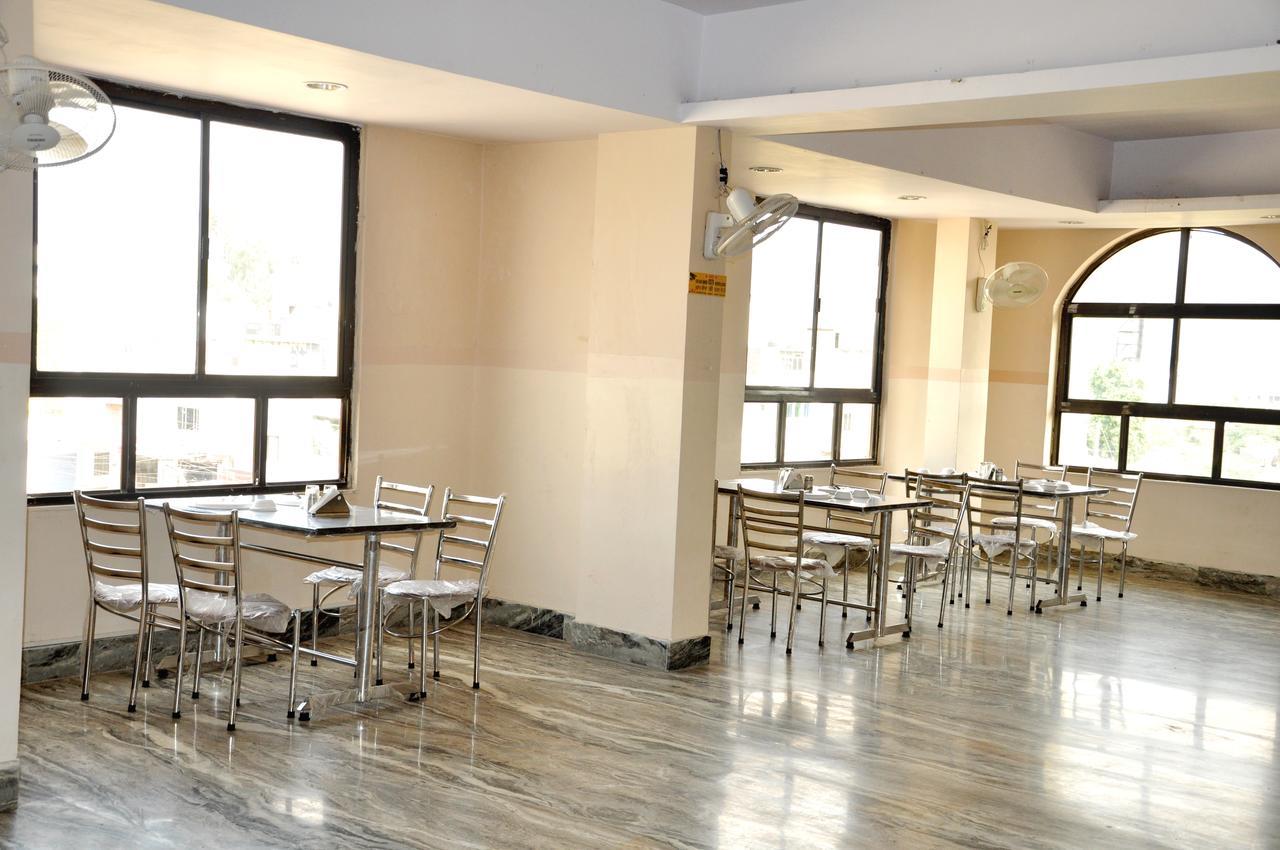 Hotel Kirti Plaza Chittorgarh Esterno foto