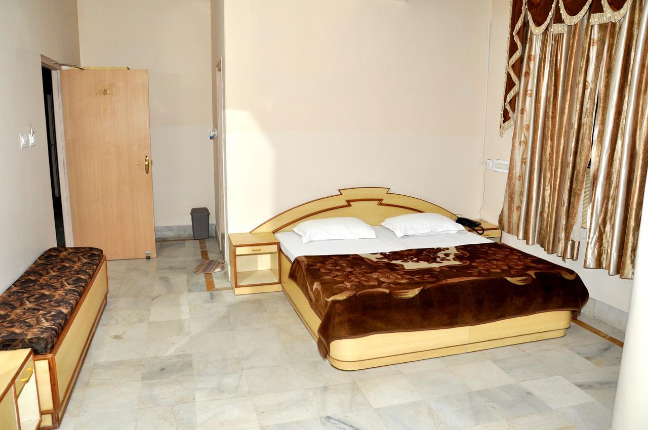 Hotel Kirti Plaza Chittorgarh Esterno foto