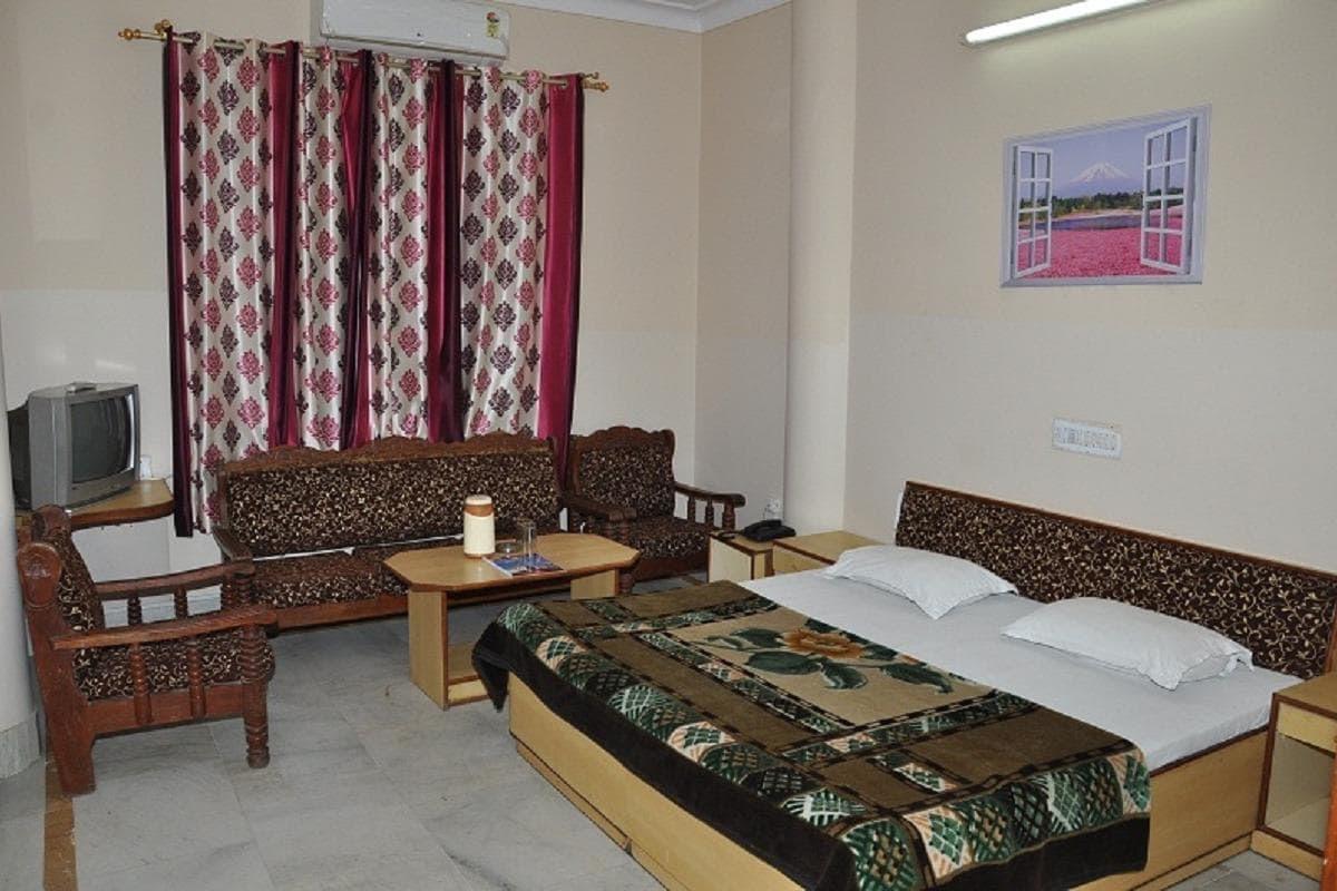 Hotel Kirti Plaza Chittorgarh Esterno foto
