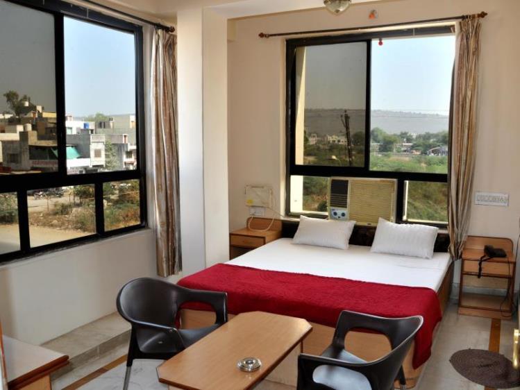 Hotel Kirti Plaza Chittorgarh Esterno foto